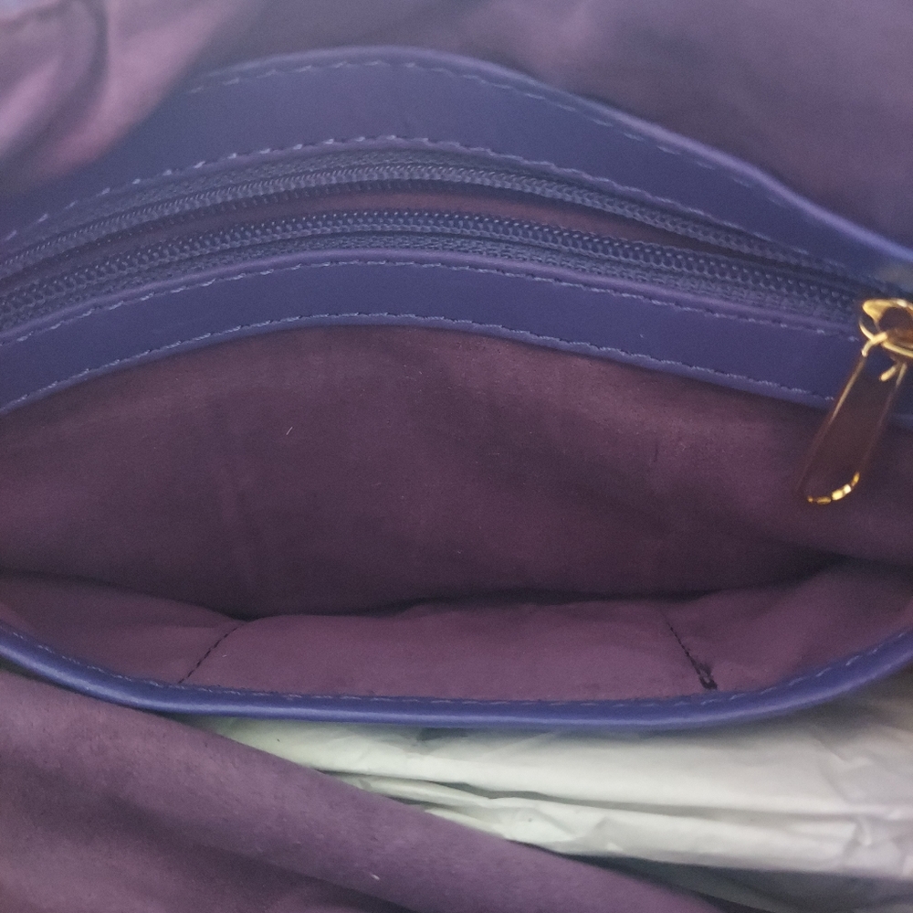 Sharif Luxury, Embossed Leather Shoulder Bag With Silver Studs. NEW $400. Retail - Picture 4 of 7